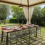 Villa Il Cedro 10&1, Emma