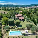 Villa Il Cedro 10&1, Emma Sarteano