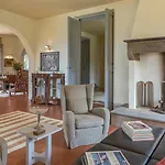 Villa Il Cedro 10&1, Emma