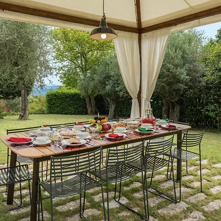 Villa Il Cedro 10&1, Emma
