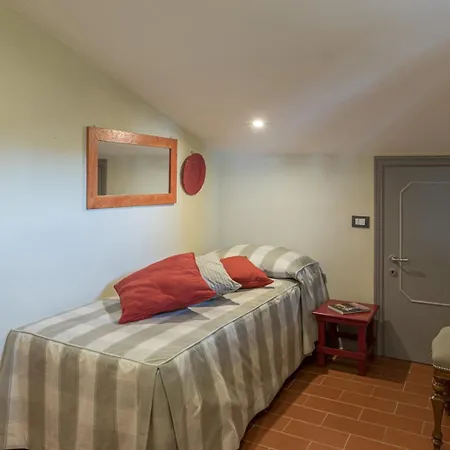 Il Cedro 10&1, Emma Villa Sarteano